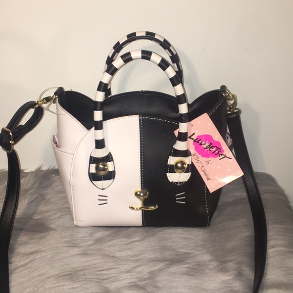 Betsey Johnson Handbags - Sold on ♏️ 🌺Betsey Johnson kitty purse💕